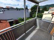 Helle 2,5 Zimmer Wohnung mit überdachtem Balkon