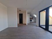 Helle 2 Raum Dachgeschoßwohnung mit Balkon in Leipzig