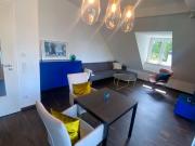 Helle 2 Zi. DG Wohnung im Hinterhaus mit Balkon und EBK