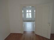 Helle 2 Zi Wohnung mit Parkett in Bestlage Römerberg