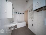 Helle 2 Zimmer Altbauwohnung, Nähe Reumannplatz