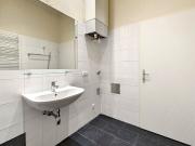 Helle 2 Zimmer Altbauwohnung zwischen Rochusmarkt und...
