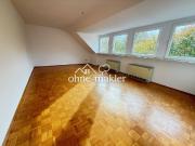 Helle 2‑Zimmer‑Dachgeschosswohnung mit Parkett &...