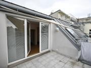 Helle 2 Zimmer Dachgeschosswohnung mit Terrasse nähe U4...