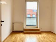 HELLE 2 ZIMMER DG WOHNUNG MIT eigener TERRASSE und...