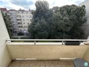 Helle 2 Zimmer Wohnung + hofseitiger Loggia / zwischen...