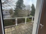 Helle 2 Zimmer Wohnung im DG mit großem Balkon–...