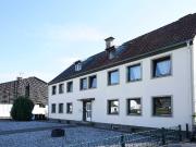 Helle 2 Zimmer Wohnung im ersten Obergeschoss ohne...