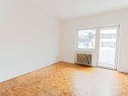 Helle 2 Zimmer Wohnung mit Balkon
