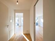 HELLE 2 ZIMMER WOHNUNG MIT BALKON FRANZÖSISCHE FENSTER