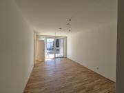 Helle 2 Zimmer Wohnung mit großem Balkon!...