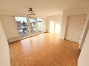 Helle 2 Zimmer Wohnung mit großer Terrasse & Tiefgarage...