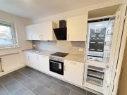 Helle 2 Zimmer Wohnung mit möblierter, NEUER Küche und...