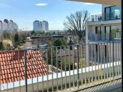 Helle 2 Zimmer Wohnung mit Terrasse im 3. Stock für...