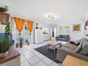 Helle 3,5 Zimmer Wohnung mit zwei Balkonen im 1. OG...