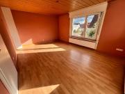 Helle 3 bis 4 Zimmer Wohnung