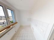 Helle 3 Raum Wohnung mit Balkon nahe Theaterplatz