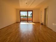 Helle 3 Zi Wohnung mit Loggia