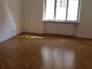 Helle 3 Zimmer Altbauwohnung mit Einbauküche