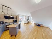 Helle 3 Zimmer Dachgeschosswohnung mit Balkon und...