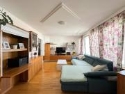 Helle 3 Zimmer Dachterrassenwohnung mit 77 m² Terrasse...