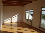 Helle 3 Zimmer Penthauswohnung mit Klimaanlage und TG...