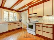 Helle 3 Zimmer Wohnung im 1. OG mit Balkon, Garage und...