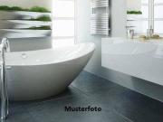 Helle 3 Zimmer Wohnung im 1. OG mit Balkon, Garage und...