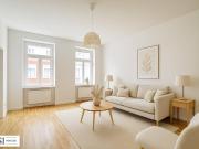 Helle 3 Zimmer Wohnung in wunderschönem Altbau mit...