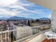 Helle 3 Zimmer Wohnung mit Balkon und Loggia Nähe LKH