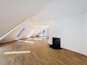 HELLE 4,5 ZIMMER WOHNUNG MIT KAMIN