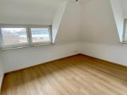 Helle 4 Zimmer DG Wohnung in Stuttgart Ost