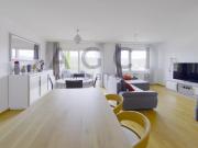 Helle, durchgehende 4 Zimmer Wohnung