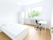 Helle 4 Zimmer Wohnung mit 2 Balkonen WG geeignet