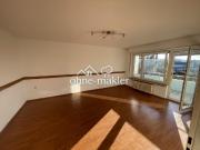 Helle 4 Zimmer Wohnung mit Balkon und Garage in Metzingen