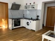 Helle 4 Zimmer Wohnung mit eigenem Eingang und Garten in...