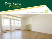 Helle 4 Zimmer Wohnung mit verglaster Loggia im obersten...