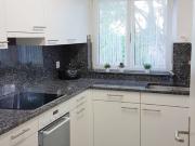 helle 4 Zimmerwohnung mit grossem Balkon