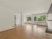 Helle 4 Zimmerwohnung mit Sonnenbalkon und Garage