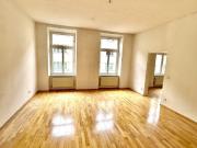 Helle Altbauwohnung im 3ten Stockwerk, direkt bei...