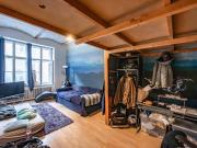 Helle Altbauwohnung in bester Lage im Siebten 84m²