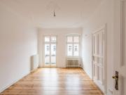 Helle Altbauwohnung mit Balkon und Blick auf den Gustav...