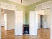 Helle Altbauwohnung mit Erkerzimmer im 18. Bezirk...