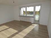 Helle + bezugsfertige Wohnung mit Balkon und toller Aussicht