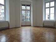 Helle City Wohnung mit Balkon hohe Decken, erstklassige...