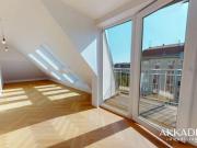 Helle Dachgeschoßwohnung mit 3 Zimmern und Terrassen in...