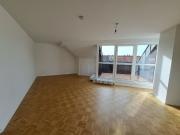 Helle Dachgeschosswohnung mit zwei Terrassen in der...
