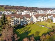 Helle Dachwohnung mit Cheminée & Balkon frisch sanierte...