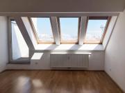 Helle DG Wohnung mit Weitblick & Terrasse Provisionsfrei