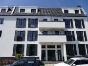 Helle Drei Zimmer Wohnung mit Terrasse und Garten in...